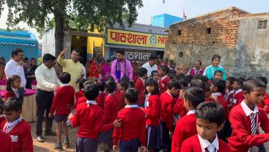 Photo of बीसीसीएल के महाप्रबंधक जी.सी.साहा (क्षेत्र संख्या -III गोविंदपुर) ने पाठशाला के बच्चों के बीच बाटी नि:शुल्क 300 स्वेटर